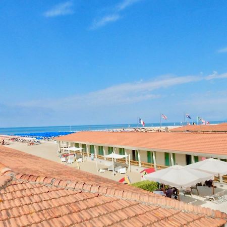 Ferienwohnung Attico Al Mare Viareggio Exterior foto